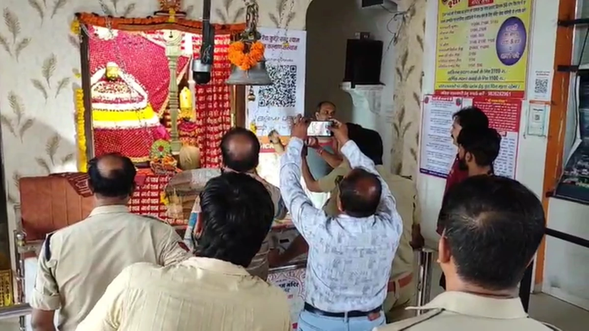 धामनोद के खाटू श्याम मंदिर में लाखों की चोरी, सीसीटीवी कैमरे में कैद हुए पांच नकाबपोश बदमाश