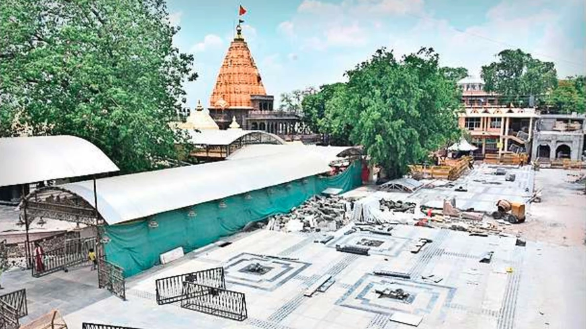 रसूखदार महाकाल के गर्भगृह में... इधर आम भक्तों को मंदिर परिसर में भी नहीं मिल पा रहा प्रवेश