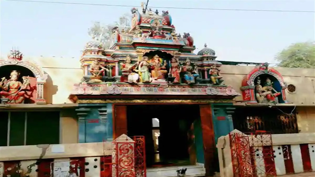 छत्तीसगढ़ में मां पार्वती की गोद भराई में उमड़ा श्रद्धा का सैलाब... चूड़ियों, साड़ियों और भोग से सजी देवी की झांकी
