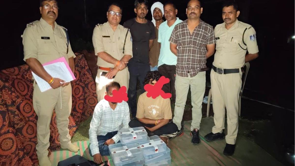 बड़वानी में हथियार खरीदने आए भिंड के दो तस्कर गिरफ्तार, 12 देशी कट्टों सहित अन्य सामान जब्त