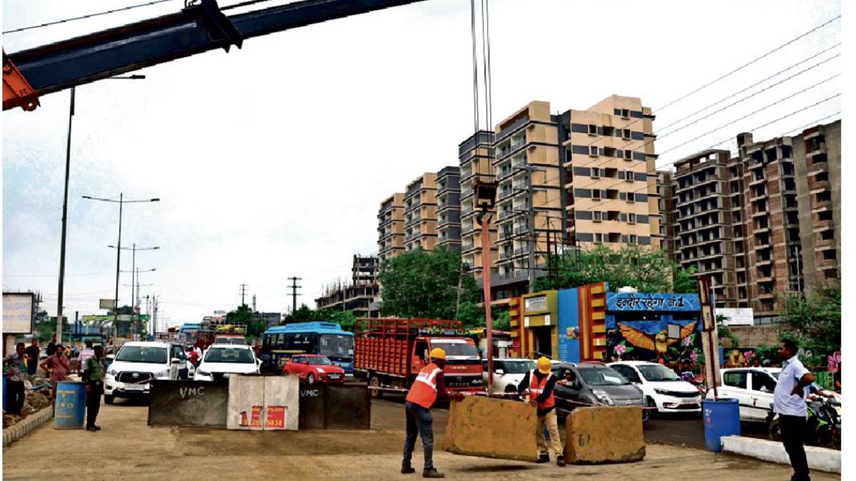 इंदौर में लवकुश चौराहे पर बने फ्लाईओवर के लिए देर शाम मिली अनुमति, आज मुख्यमंत्री कर सकते हैं यातायात शुरू
