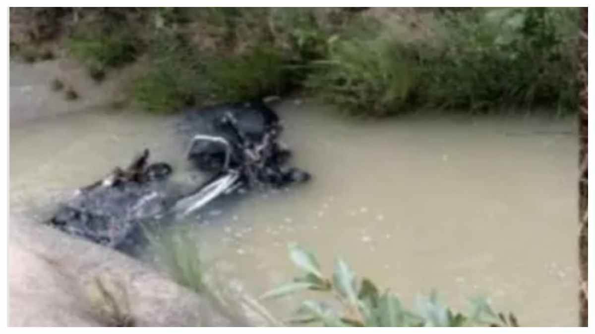 उफनते नाले में मौत की छलांग: कोरबा में बाइक समेत बहा युवक, 3 किमी दूर झाड़ियों में फंसा मिला शव