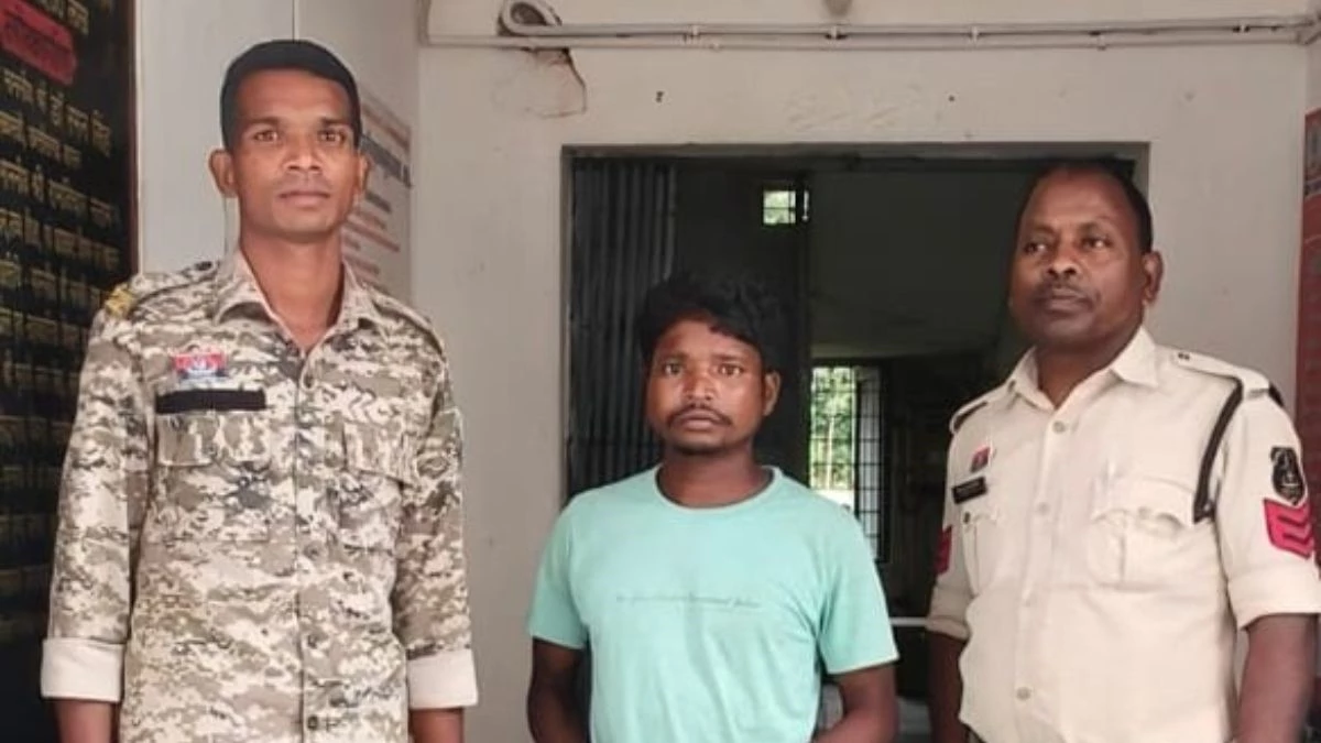 बेवफाई के शक में पति ने बीच सड़क पत्नी पर चाकू से किया हमला, जैसे-तैसे बची जान