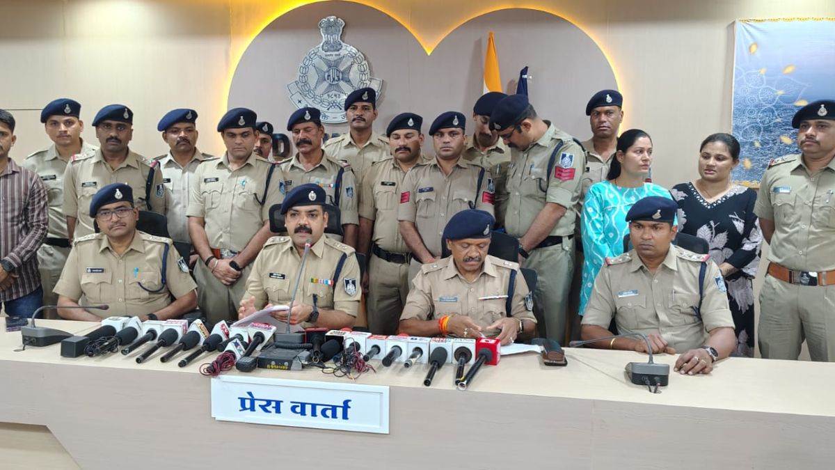 डिजिटल अरेस्ट घोटाले में 12 गिरफ्तार, 54.84 लाख बरामद