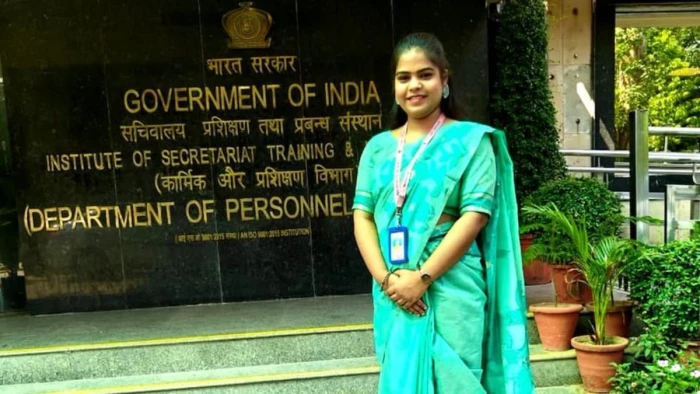 रक्षा मंत्रालय की अधिकारी नाजिया खान का पंखे से लटका मिला शव, तीन महीने की थी गर्भवती