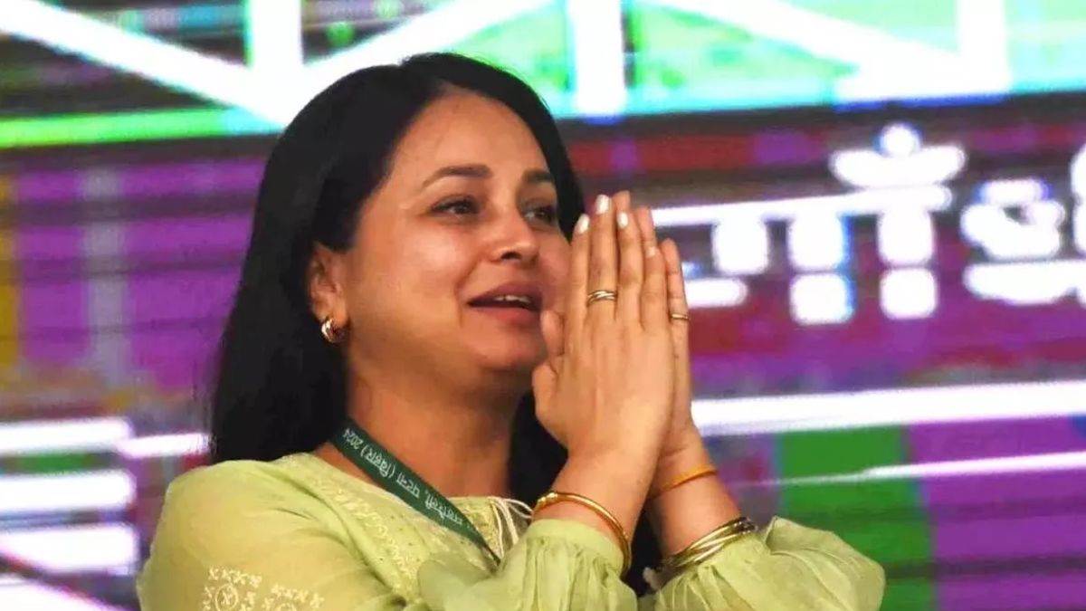 Bihar Politics: 'मुझे पद की लालसा नहीं', लालू की बेटी Rohini Acharya ने पिता व भाई को सोशल मीडिया पर किया अनफॉलो