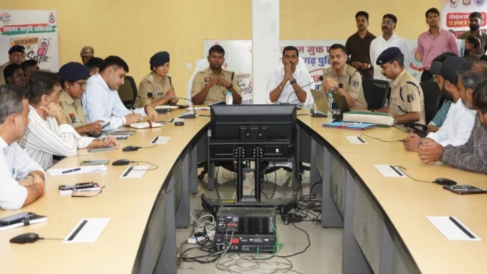 रायपुर गणेश विसर्जन: सदर बाजार में डीजे की धूमधाम से जर्जर भवनों को खतरा, समितियों ने नहीं माना रूट परिवर्तन का प्रस्ताव