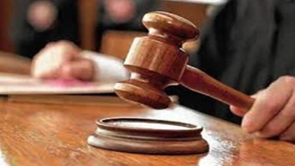 सागर जहरीली शराब कांड: ठेकेदार सिद्धार्थ सिंह को हाई कोर्ट से राहत नहीं, लाइसेंस निरस्तीकरण के खिलाफ याचिका निरस्त