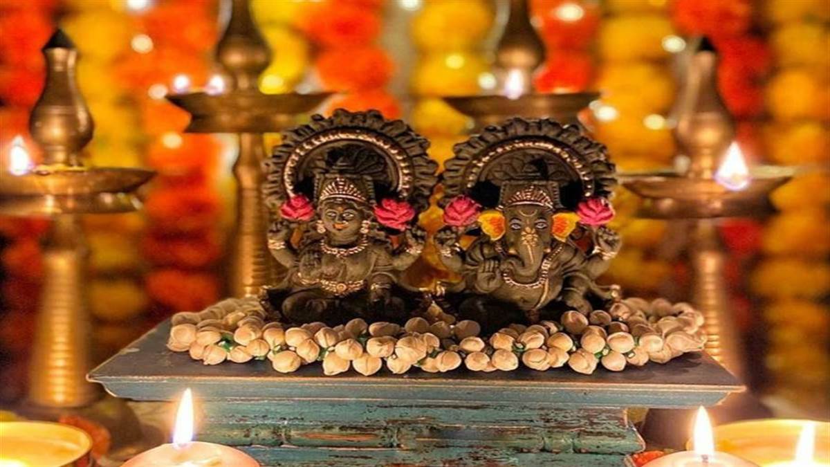 Diwali 2022 Lakshmi Puja Vidhi लक्ष्मी पूजन के सही नियम इस तरह करें विधि विधान से दिवाली पूजा 4622