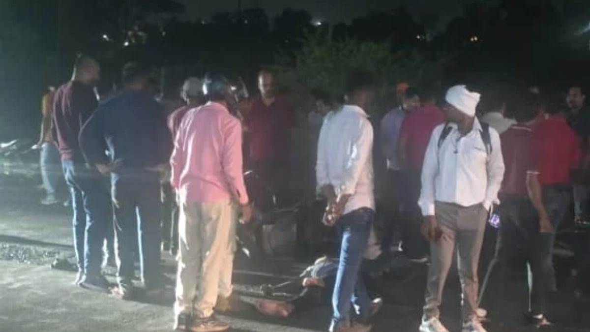 उमरिया में उत्सव मॉल के समीप सड़क हादसा, रौंदते ड्राइवर फरार; मौके पर ही युवक ने दम तोड़ा