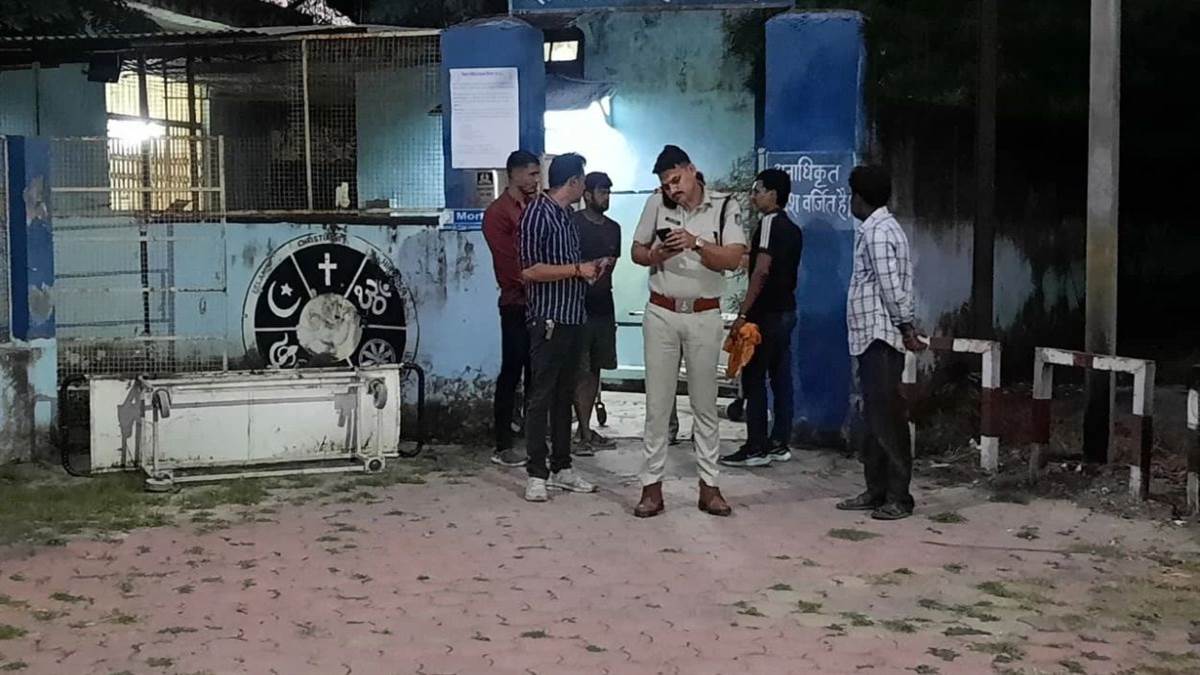 भिंड: नशे में धुत कलयुगी बेटे ने कुल्हाड़ी मारकर बुजुर्ग मां की हत्या की, गोपालपुरा गांव में सनसनी