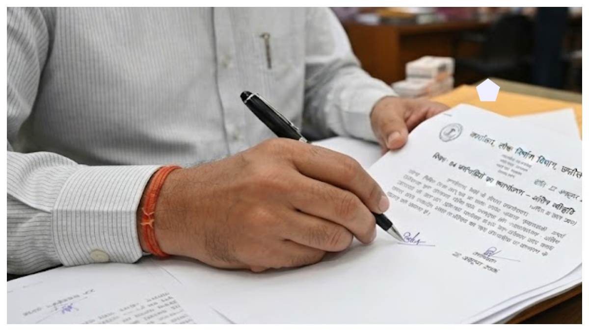 छत्तीसगढ़ PWD में 84 कर्मचारियों के तबादले.. 41 सहायक ग्रेड-2 और मानचित्रकार इधर से उधर, शासन ने जारी किया आदेश