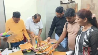 कटनी के ट्रांसपोर्ट नगर में रिश्वत लेते बाबू गिरफ्तार, एनओसी देने के लिए की थी 25 हजार रुपये की डिमांड
