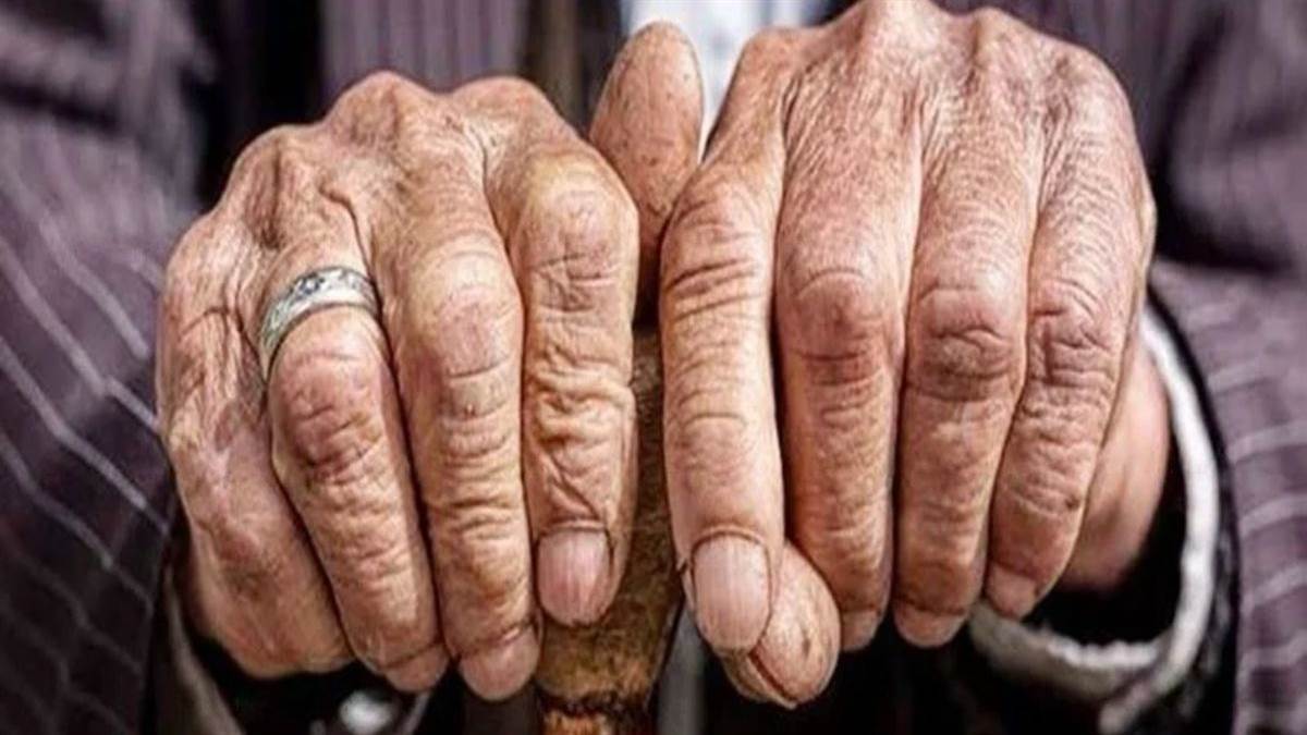 जबलपुर में 60 वर्ष की आयु पूरी कर चुके वृद्धाें को मिलेगी प्रतिमाह तीन हजार रुपये पेंशन