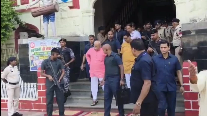 बिलासपुर पहुंचे RSS प्रमुख मोहन भागवत, गोंडवाना एक्सप्रेस की बजाय इंटरसिटी से आए; छत्तीसगढ़ में संघ के नए सांगठनिक मॉडल पर मंथन