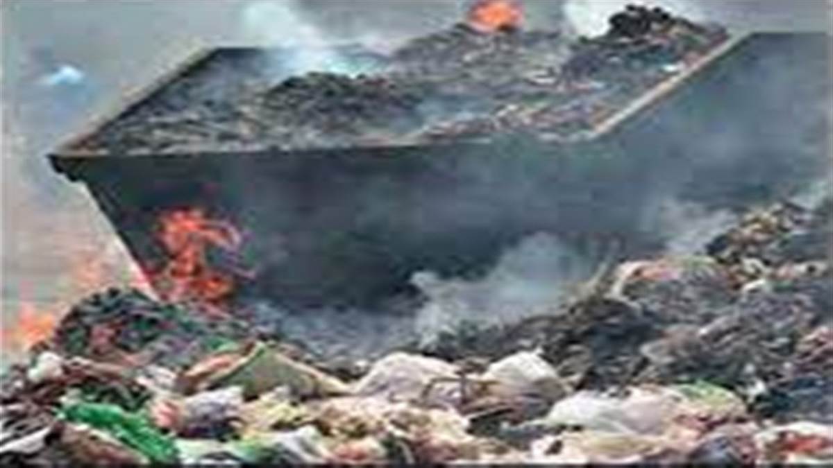 Garbage burning in Gwalior: ग्वालियर में जल रहा कचरा बढ़ा रहा पीएम 2.5 का मान