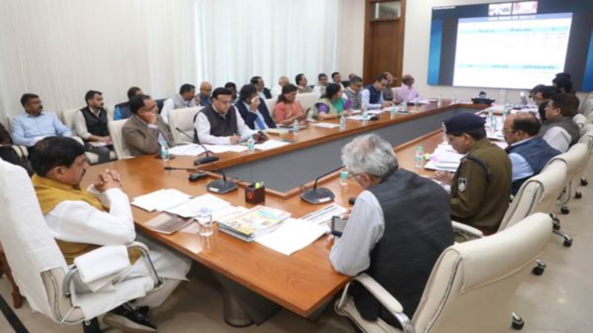 एमपी समाचार: कानून की व्यवस्था तो एसपी और उद्योग में विकास के लिए निवेशकों की होगी जिम्मेदारी, समीक्षा बैठक में सीएम ने दिए ये अहम निर्देश