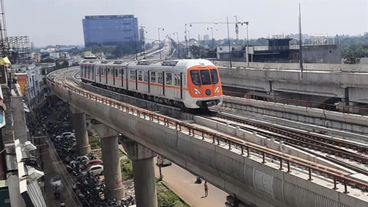 Bhopal Metro बनी अव्यवस्थाओं का जंक्शन... तीसरे दिन ही यात्रियों का मोहभंग, पैसेंजर्स की संख्या में आई भारी गिरावट