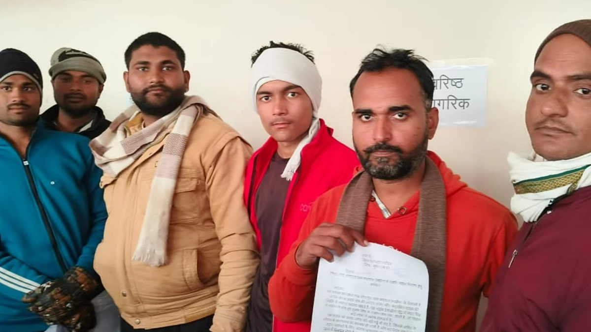 शिकायत करते-करते दूसरी पीढ़ी आ गई, पर गांव को कच्ची सड़क से नहीं मिली मुक्ति