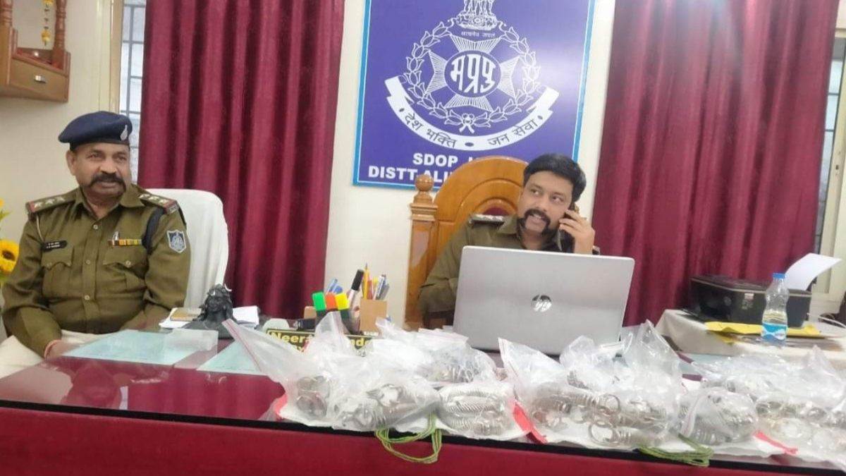 Alirajpur Crime News: 12 किलो चांदी लूटने की हुई थी शिकायत, पुलिस ने जब्त की 16 किलो