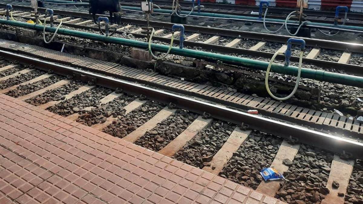 Indian Railway: 12 घंटे में पूरा करेंगे तीसरी लाइन जोड़ने का काम