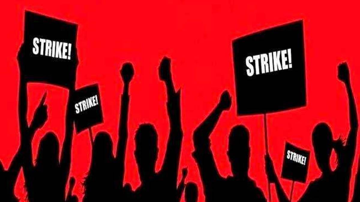 MP News: आउटसोर्स कर्मचारियों के बाद मप्र के 70 हजार बिजलीकर्मी भी आज से हड़ताल पर
