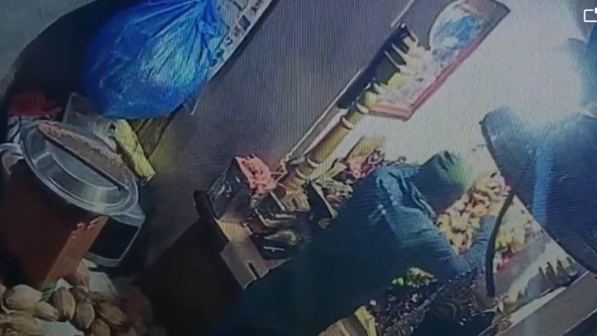 बस्तर की आराध्य देवी मां दंतेश्वरी के मंदिर में चोरी, दरवाजा तोड़कर घुसा बदमाश ले गया सोने-चांदी के गहने