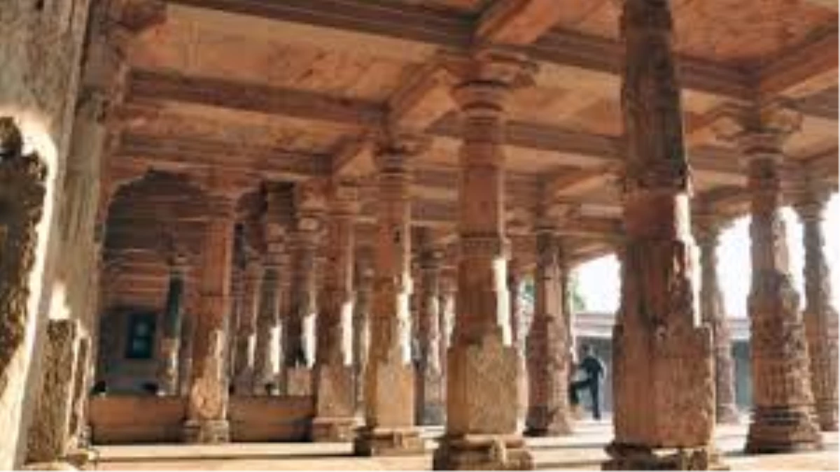 धार भोजशाला मामले के जिस सर्वे रिपोर्ट को सुप्रीम कोर्ट सीलबंद मान रहा था, वह दो साल पहले से पक्षकारों के पास