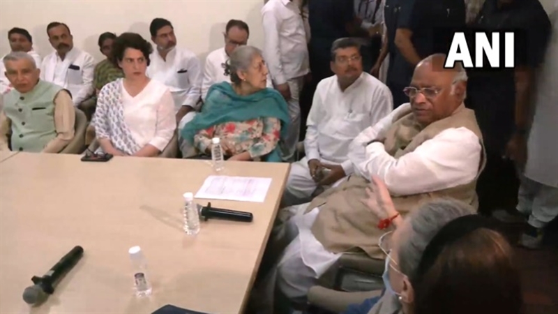 LIVE: Congress meeting begins after Rahul Gandhi’s Parliament membership is revoked