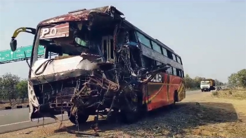 Korba Accident News: बस व ट्रक में टक्कर से हेल्पर की मौत, तीन यात्री घायल