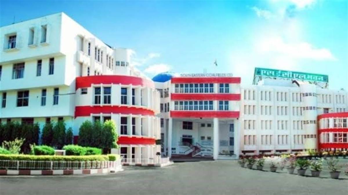 Korba News : अंग्रेजी में प्रपत्र होने से अनुकंपा नियुक्ति में उठानी पड़ रही परेशानी