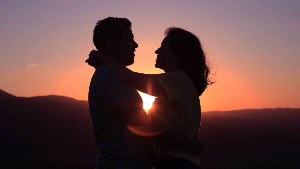 Aaj Ka Love Rashifal 24 March 2024: लव के लिहाज के कैसा रहेगा रविवार का दिन, पढ़ें 24 मार्च का प्रेम राशिफल