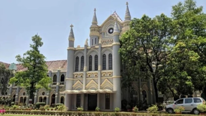 मध्य प्रदेश के 30 हजार से ज्‍यादा नर्सिंग छात्रों को बड़ा झटका, हाईकोर्ट की  अनुमति के बिना नहीं होंगी परीक्षाएं