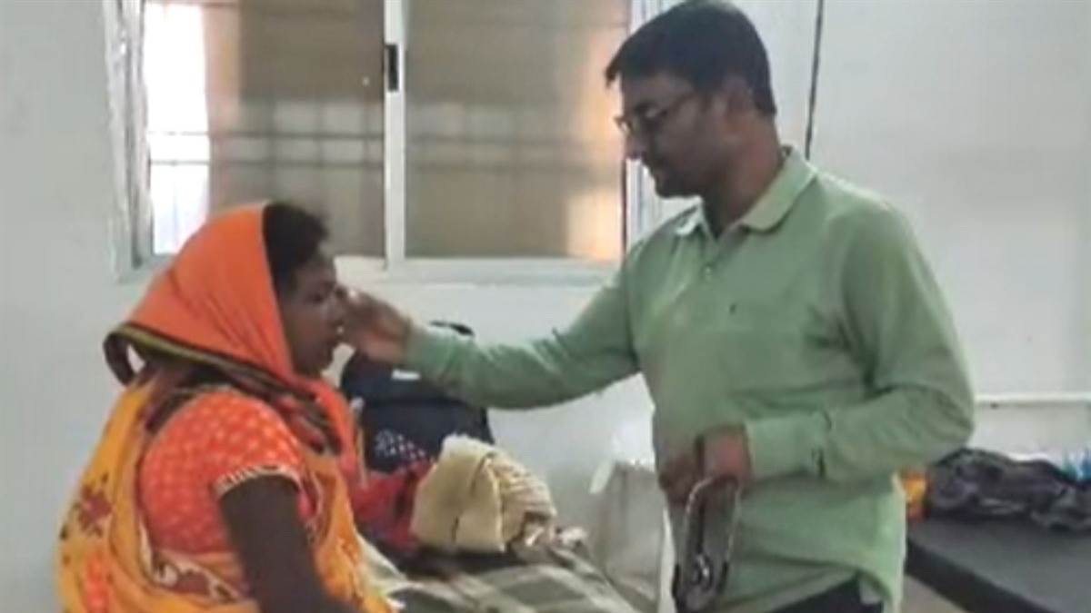 'एक डिग्री, दो डॉक्टर' MP में मुन्नाभाई वाला खेल,  बालाघाट और देवास के डॉक्टरों की एक जैसी MBBS उपाधि पर उठे सवाल