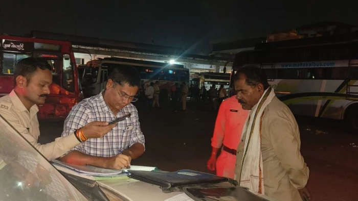 नियमों की धज्जियां उड़ाने वाली बसों से RTO ने वसूला 1.48 लाख का जुर्माना, मौके पर ही रद किए फिटनेस