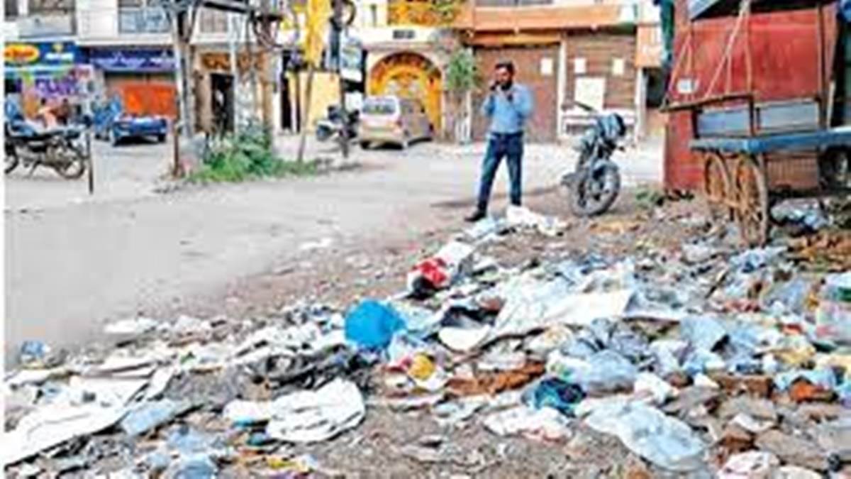 Swachh Survekshan 2023: गली-मोहल्लों में अब भी कचरे के ढेर, रैंकिंग में होगा नुकसान