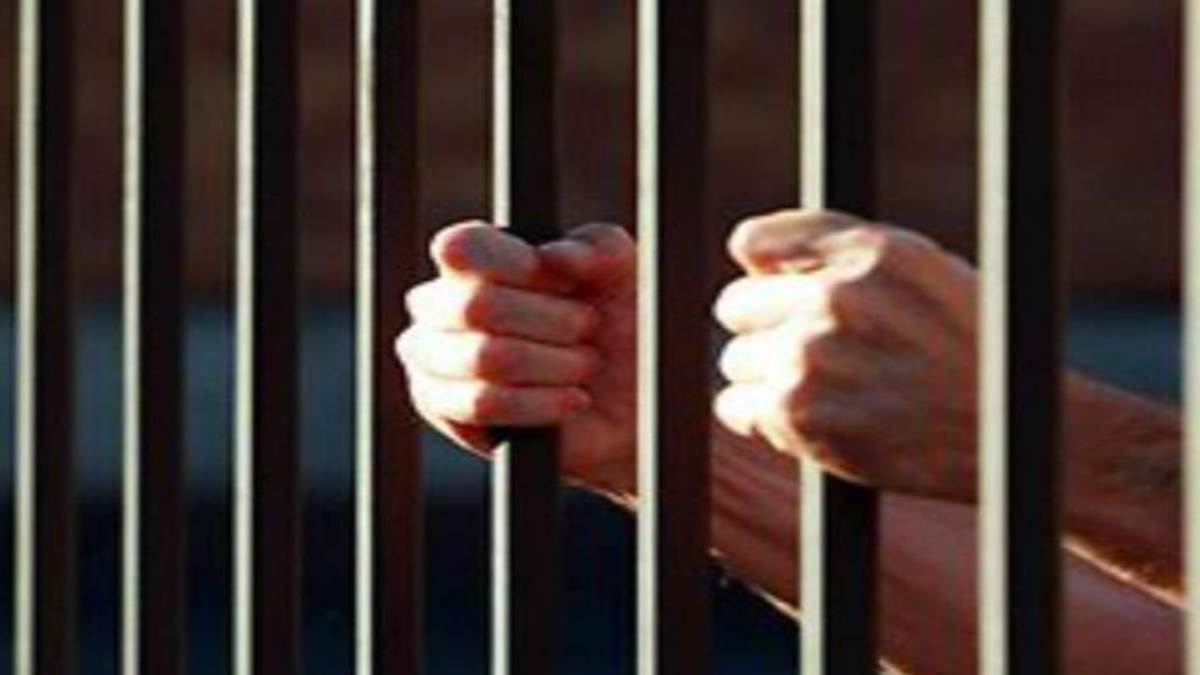 Crime Information: 5 बेटियों का पिता बेटे की चाहत में बना हैवान, गर्भवती पत्नी का फाड़ डाला था पेट, मिली उम्रकैद की सजा