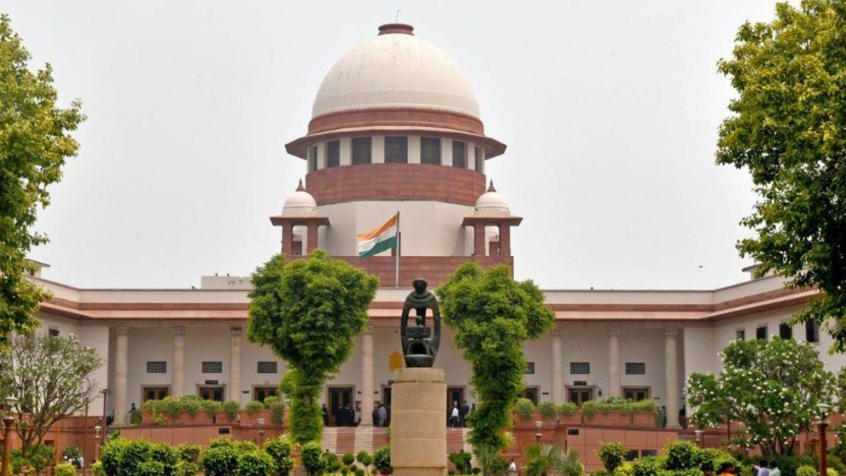 फॉर्म 17C डेटा: सुप्रीम कोर्ट ने खारिज की सभी दलीलें, याचिकाकर्ता से कहा- ‘यह आ बैल मुझे मार जैसा’