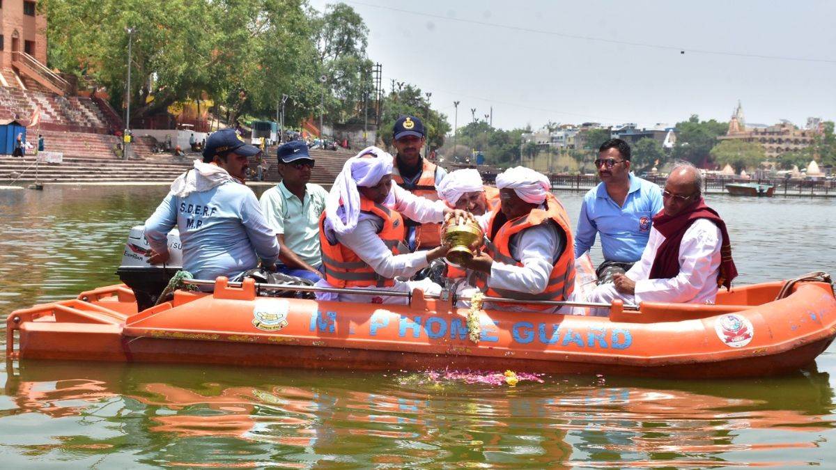 Ujjain News: उज्जैन लाया गया माधवी राजे सिंधिया का अस्थि कलश, शिप्रा नदी में हुआ विसर्जित