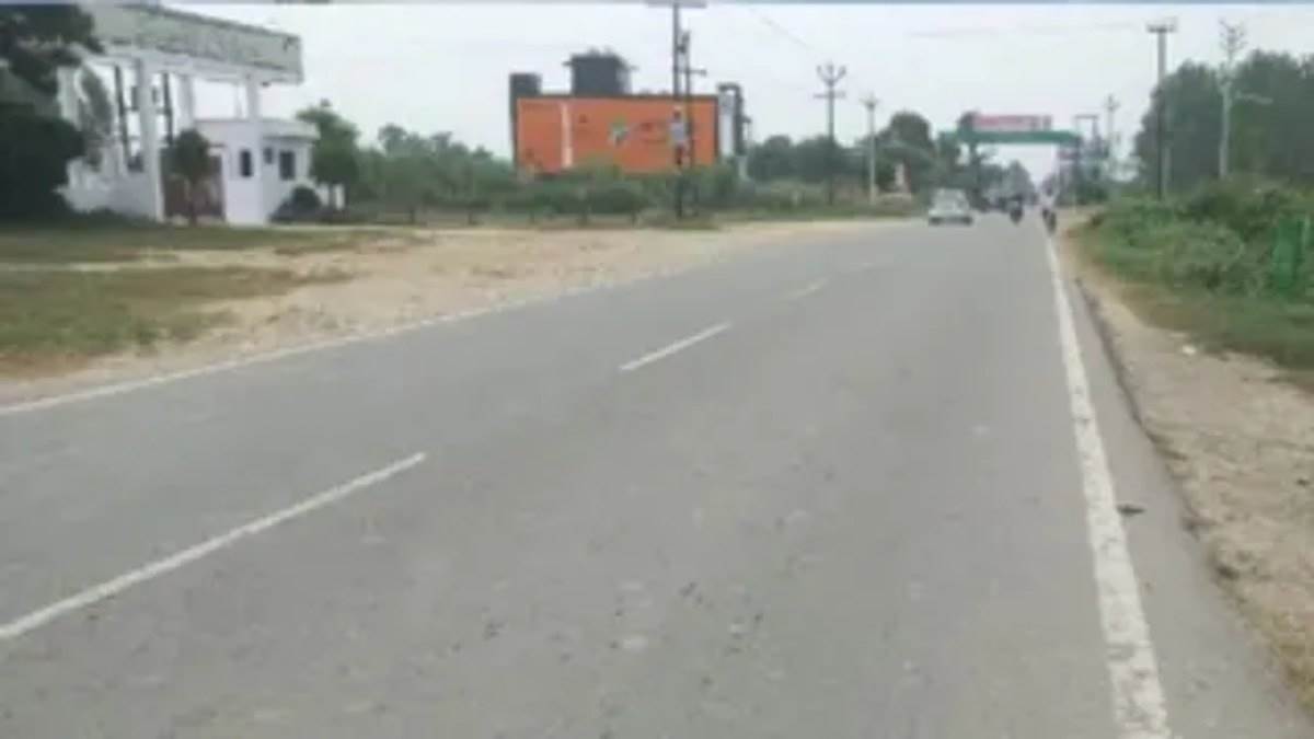 डामर की किल्लत से यूपी में बदलेगा सड़क बनाने का तरीका, PWD का नया प्लान; अब सीमेंट-कंक्रीट पर रहेगा जोर