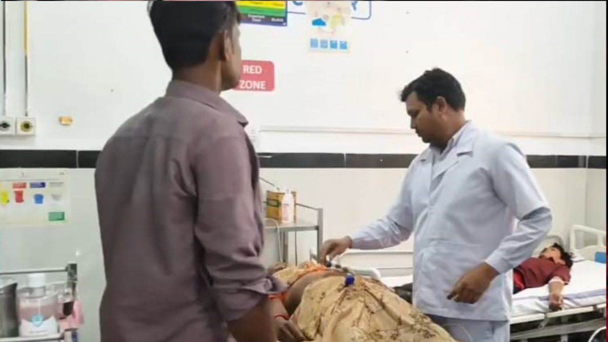 बागेश्वर धाम जाते समय श्रद्धालुओं से भरी ओवरलोड ई-रिक्शा खाई में पलटा, महिला की मौत, 12 घायल