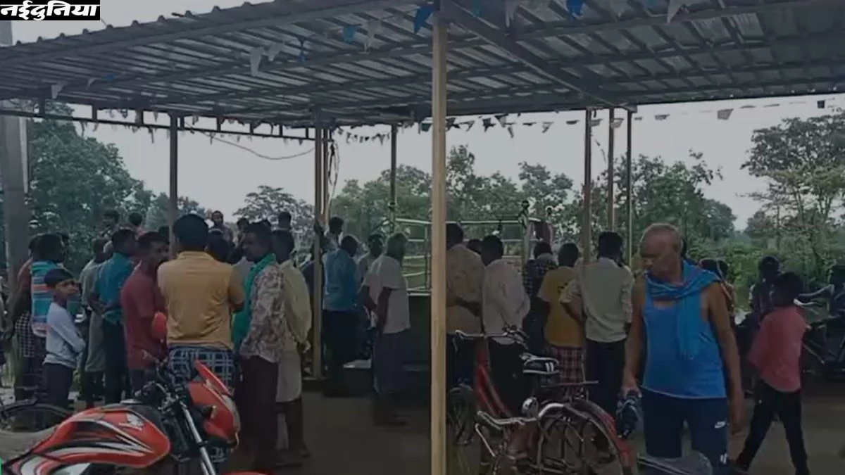 छत्तीसगढ़ के बालोद में धार्मिक स्थल पर तोड़-फोड़, मंदिर का सारा सामान तालाब में फेंका... आक्रोशित हुए ग्रामीण