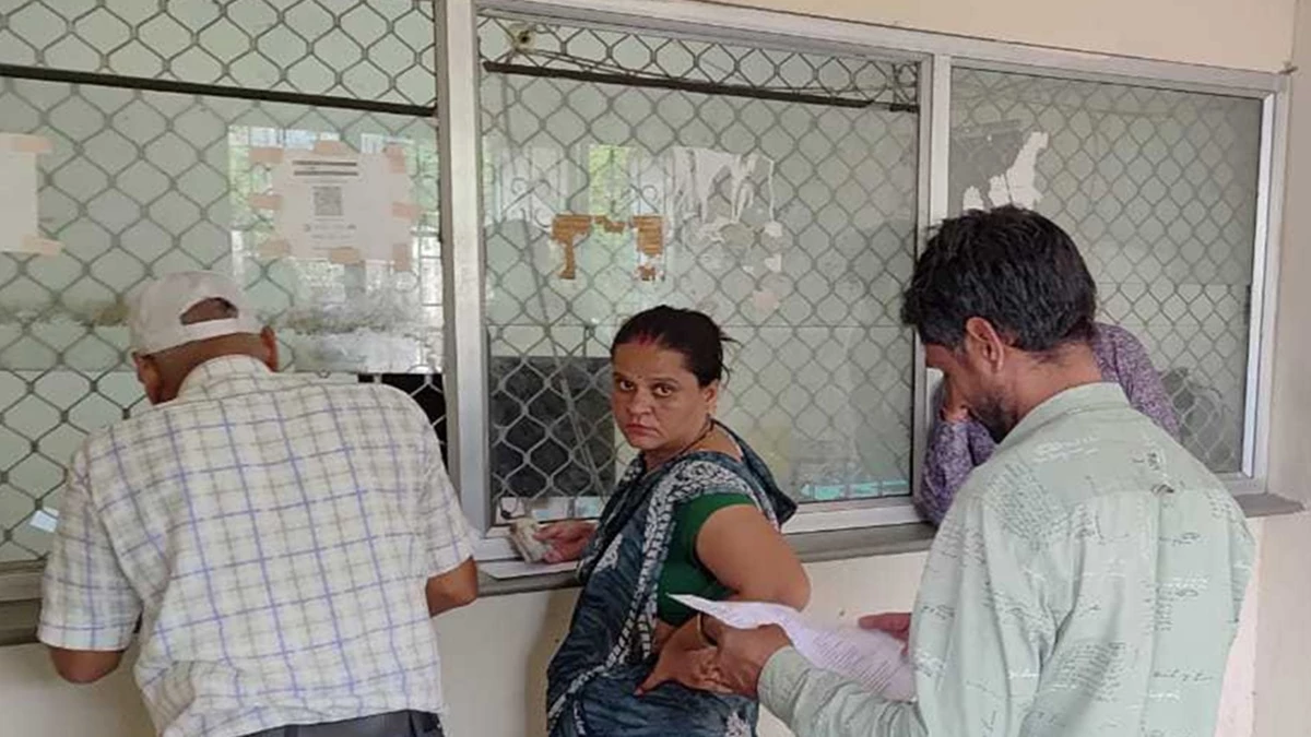 इंदौर में बिजली जोन पर बिल जमा करने की व्यवस्था फेल, बदलाव पड़ रहा भारी