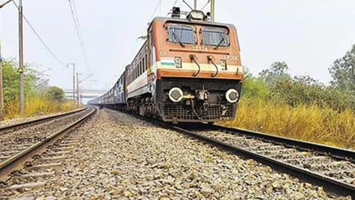 छत्तीसगढ़ में रेलवे लाइन से कॉपर वायर चोरी करने वाली गैंग गिरफ्तार, 1900 मीटर के तार और बाइक बरामद