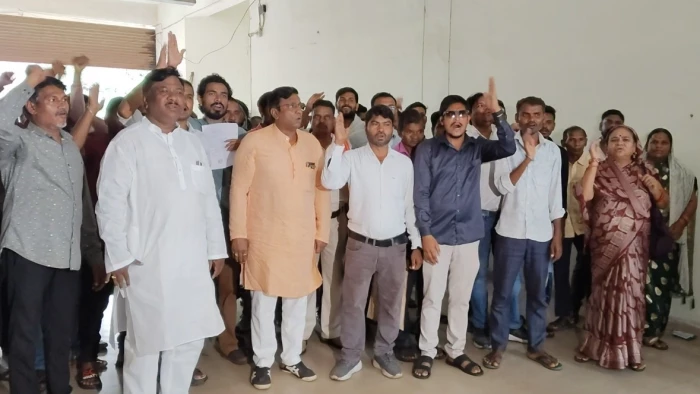 नकटी के बाद अब पिरदा में कांग्रेस को दिख रही वोटों की फसल, नई टाउनशिप पर आरडीए में मचाया बवाल