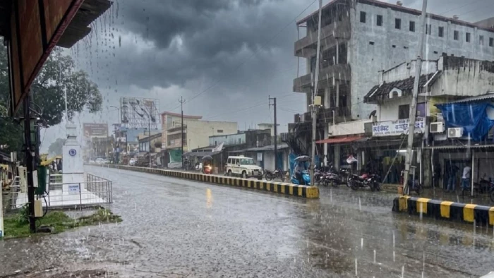 बस्तर में रेड अलर्ट: जगदलपुर में इंद्रावती खतरे का निशान लांघने को तैयार, 25 सितंबर को स्कूलों में छुट्टी घोषित