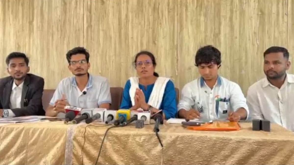 MP में 'पेड़ के नीचे पढ़ने को मजबूर बच्चे, बदहाल पड़े सरकारी स्कूल': CJP ने 'स्कूल ठीक करो अभियान' में खोली हकीकत