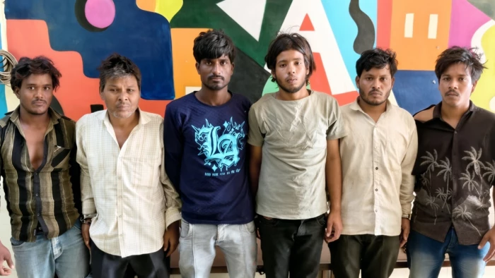 रतलाम जिले में भजन संध्या के दौरान हुए हमले में 6 पुलिसकर्मी घायल, पत्थरों और डंडों से मारपीट