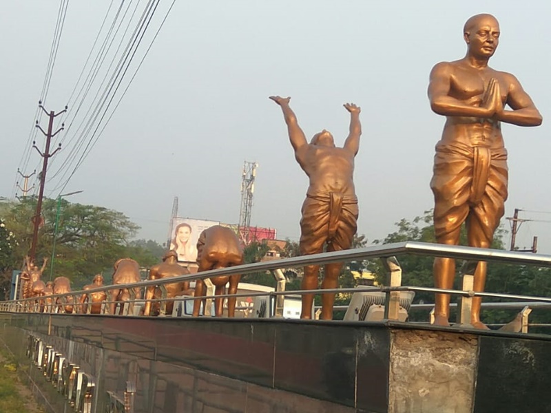 Raipur News: These statues of yogis are inspiring to become Corona warriors big message for people