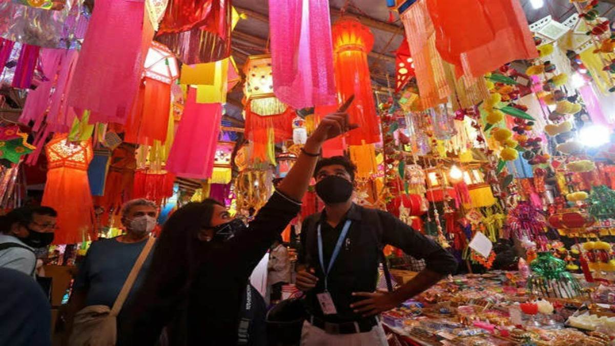 पुष्य नक्षत्र पर आज बाजारों में होगी धन वर्षा त्यौहारी सीजन के साथ लौटने लगी जिले के बाजारों की रौनक